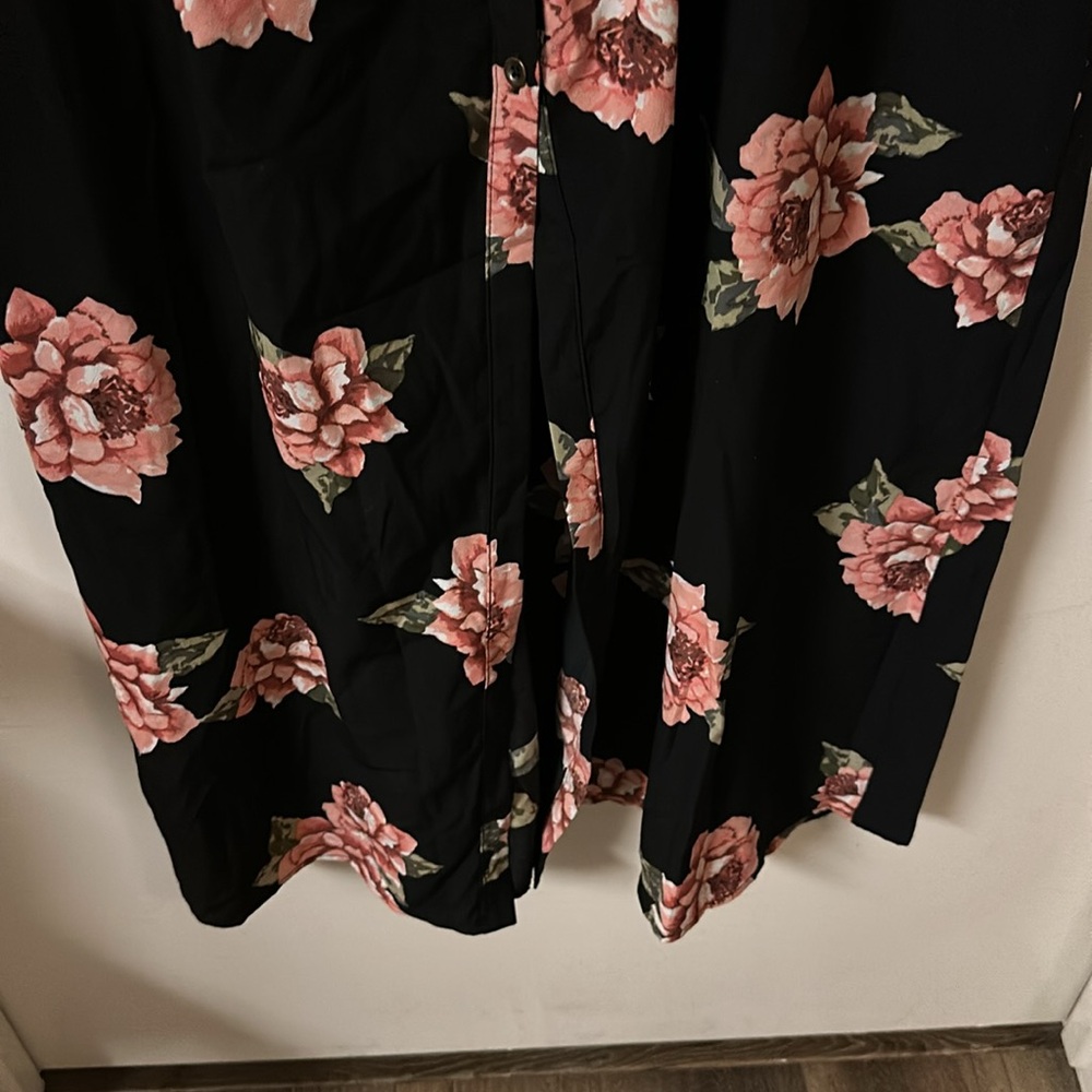 Beautiful maxi dress with roses - Picture 5 of 7